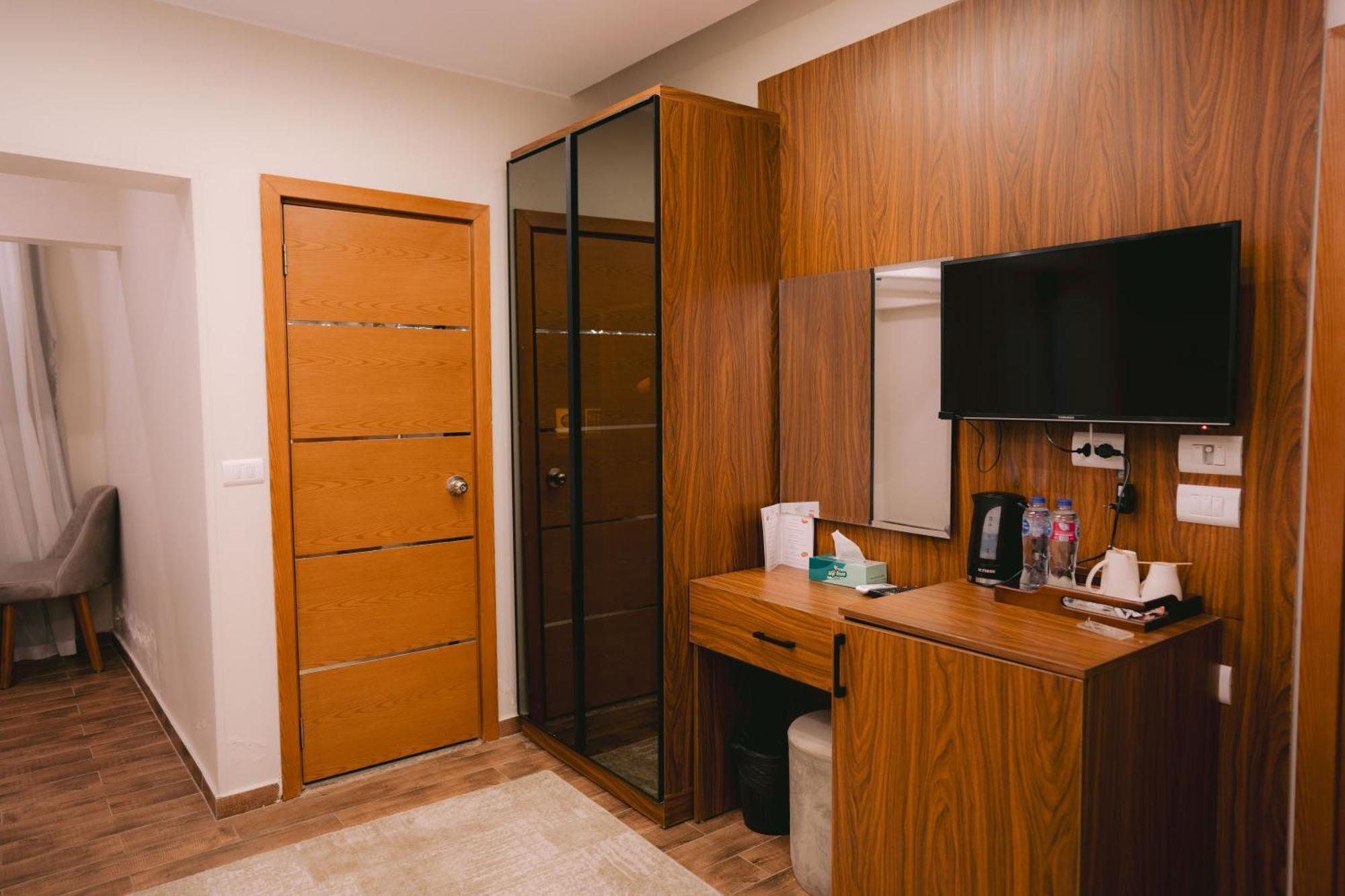 Tuya Pyramids Inn Kafret el-Gabal Екстериор снимка