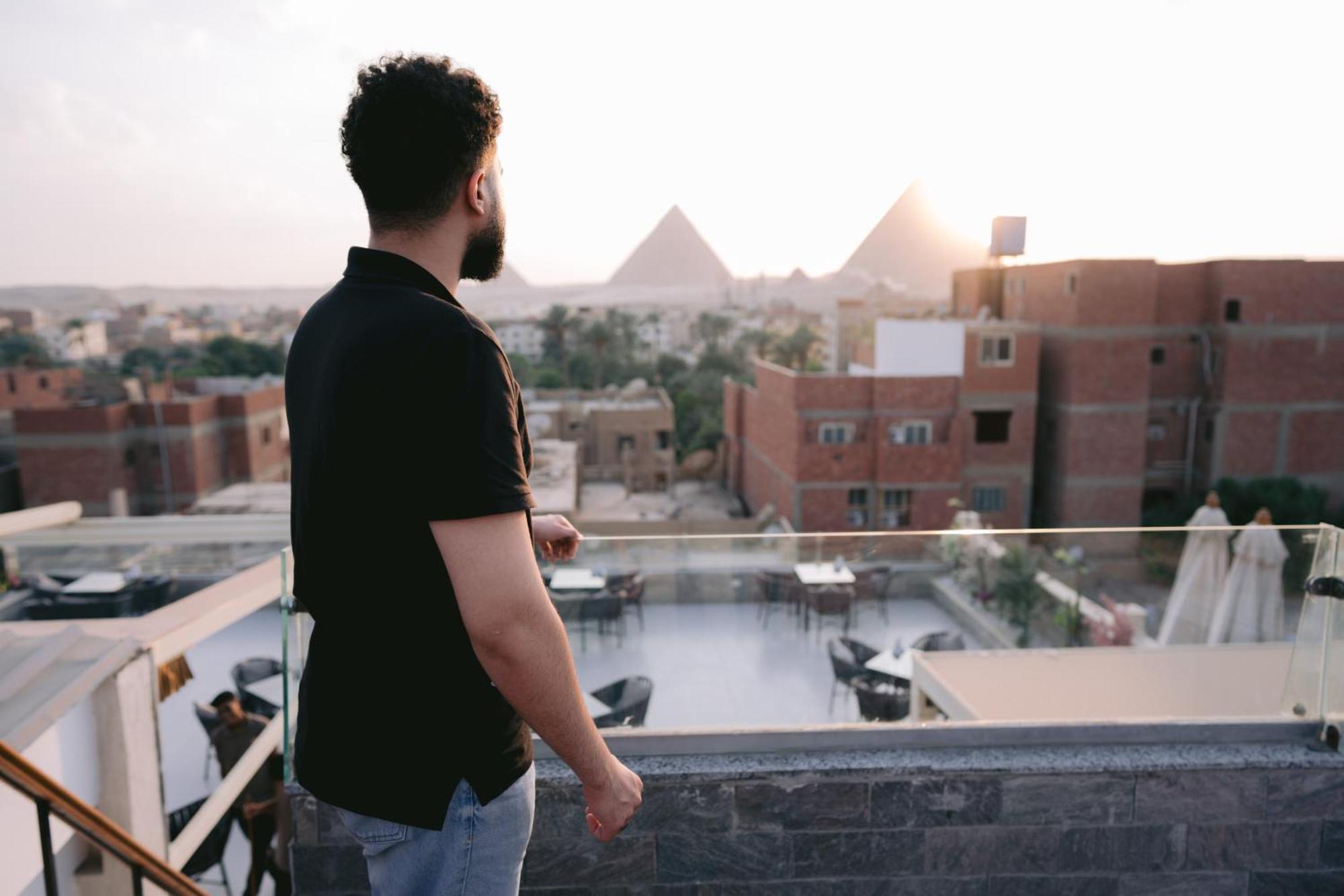 Tuya Pyramids Inn Kafret el-Gabal Екстериор снимка