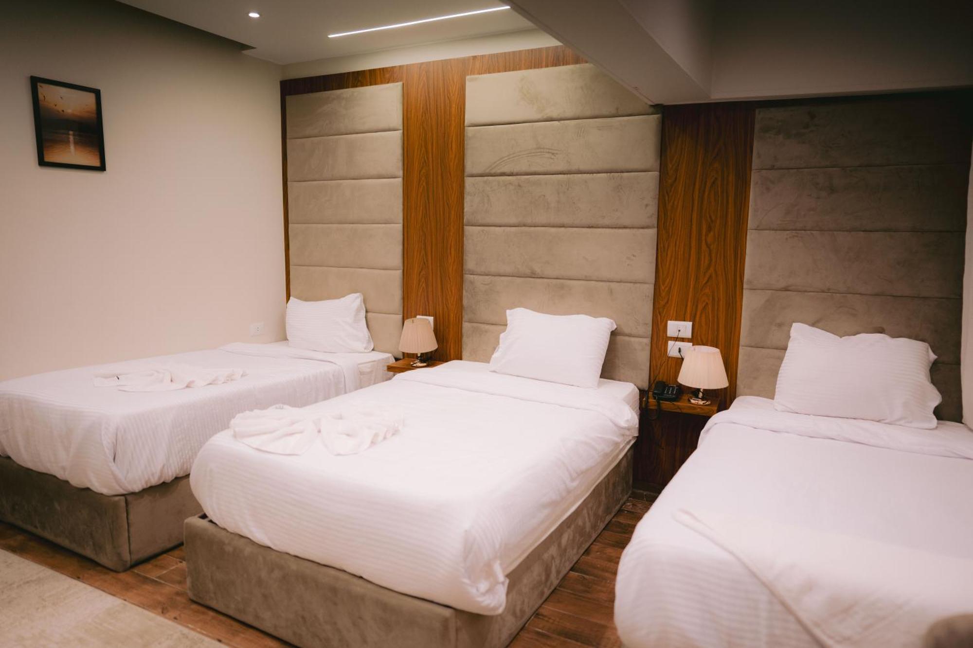 Tuya Pyramids Inn Kafret el-Gabal Екстериор снимка
