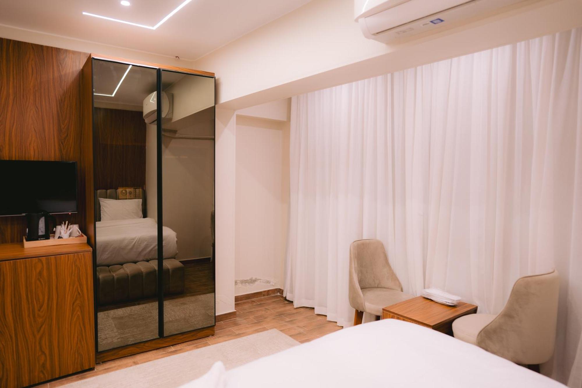 Tuya Pyramids Inn Kafret el-Gabal Екстериор снимка