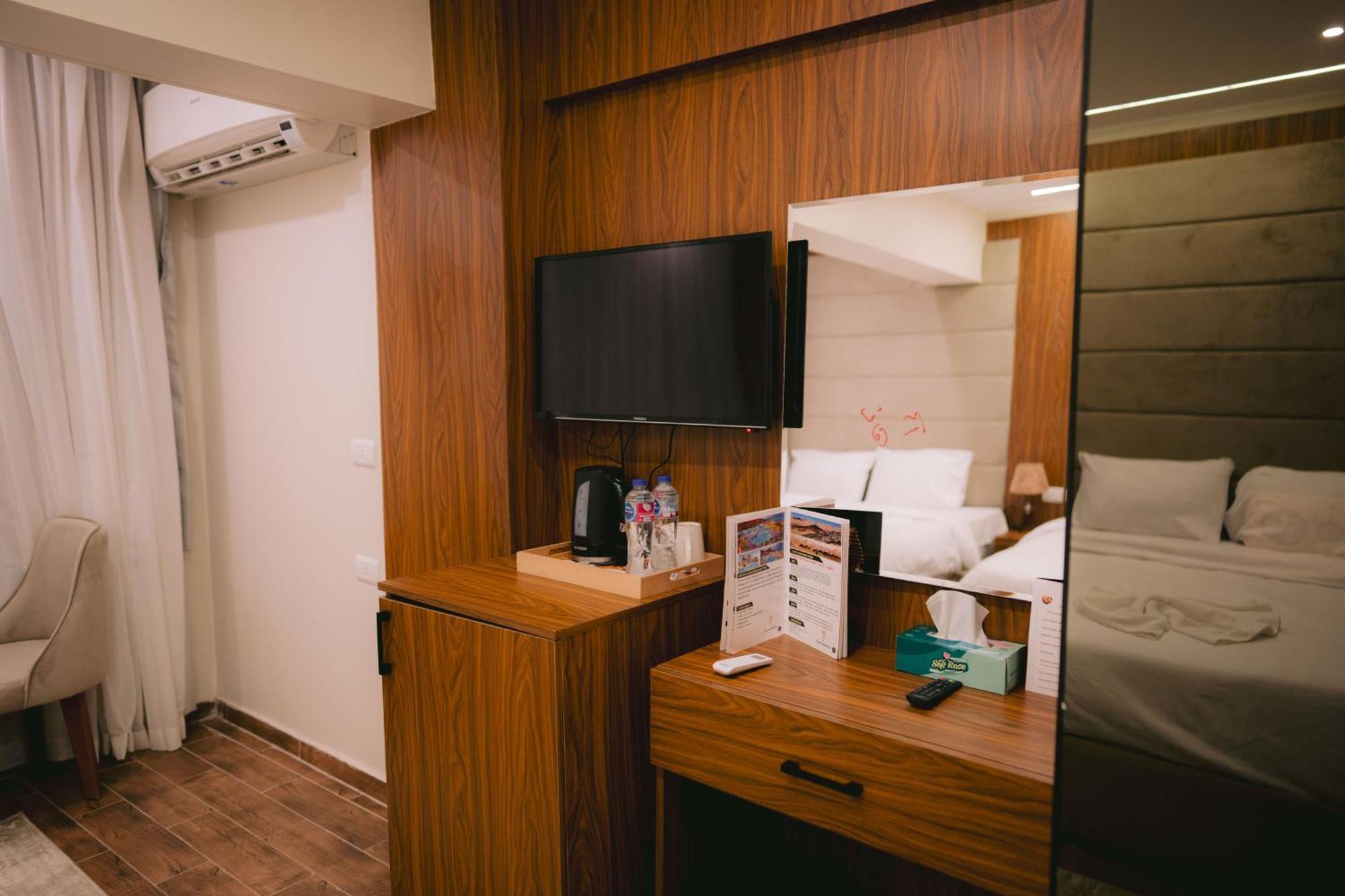 Tuya Pyramids Inn Kafret el-Gabal Екстериор снимка