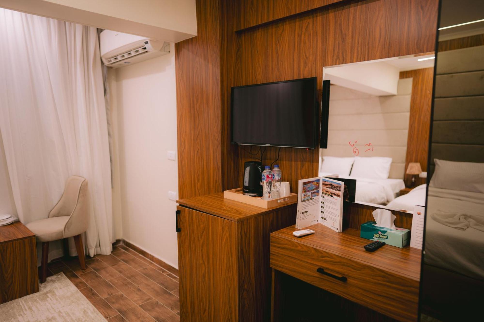 Tuya Pyramids Inn Kafret el-Gabal Екстериор снимка