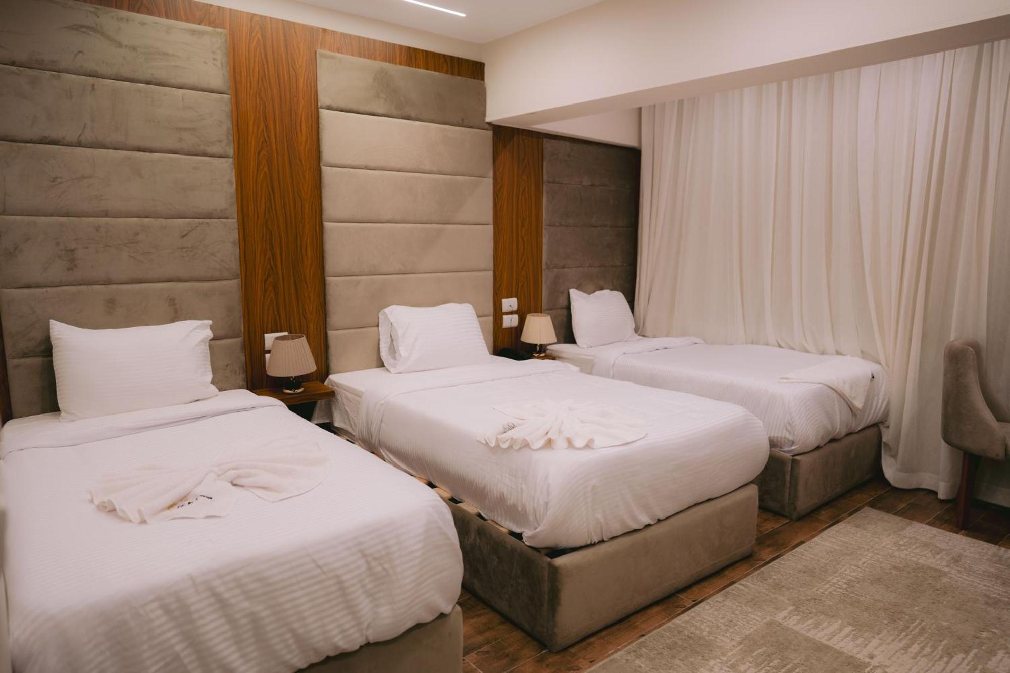 Tuya Pyramids Inn Kafret el-Gabal Екстериор снимка