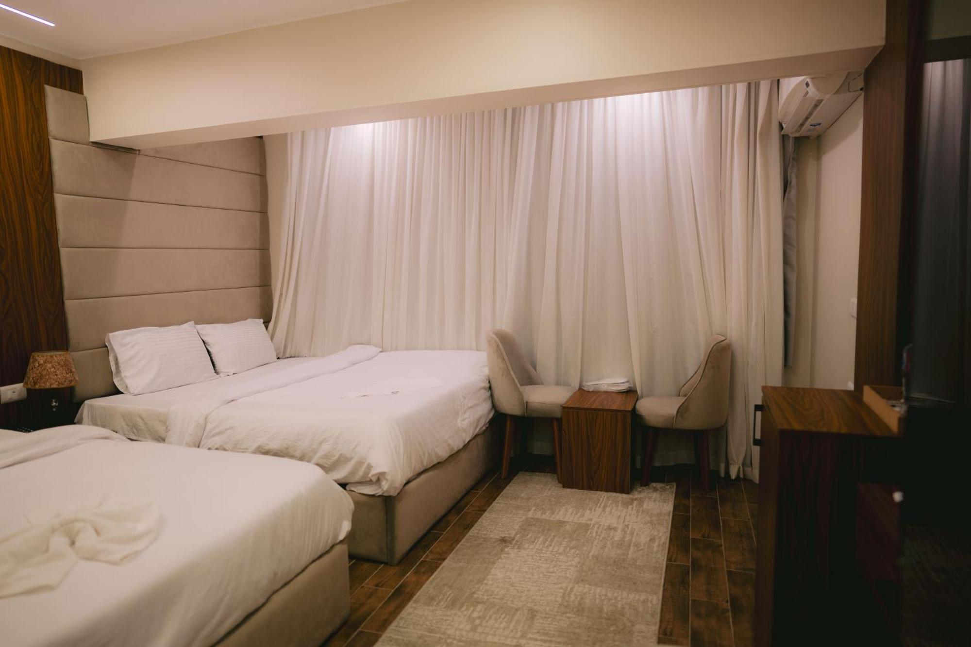 Tuya Pyramids Inn Kafret el-Gabal Екстериор снимка