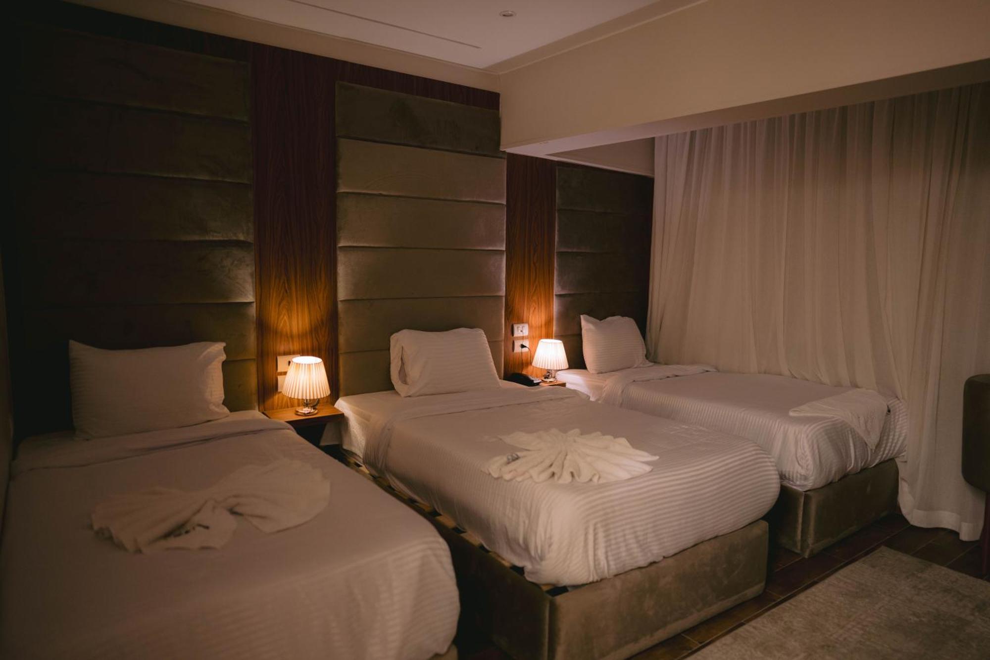 Tuya Pyramids Inn Kafret el-Gabal Екстериор снимка