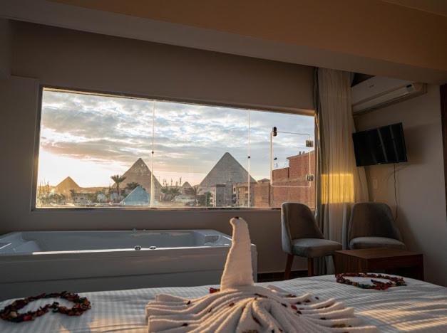 Tuya Pyramids Inn Kafret el-Gabal Екстериор снимка
